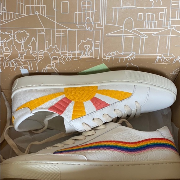 rainbow wave sneaker soludos